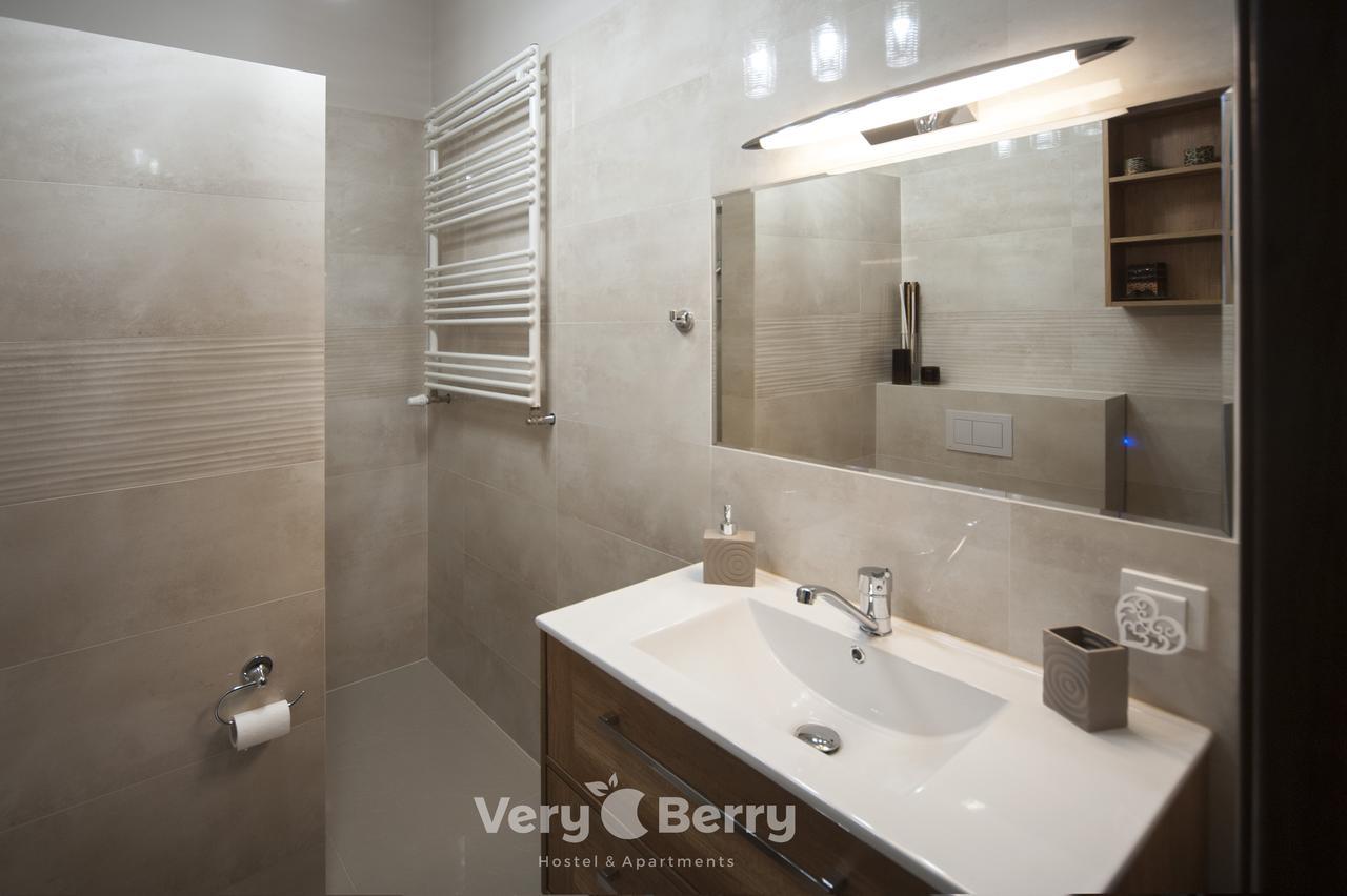 Przestronny Apartament Very Berry W Poznaniu Z Dwiema Sypialniami By Noclegi Renters Esterno foto